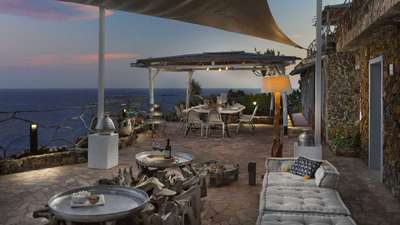Alfresco Dining