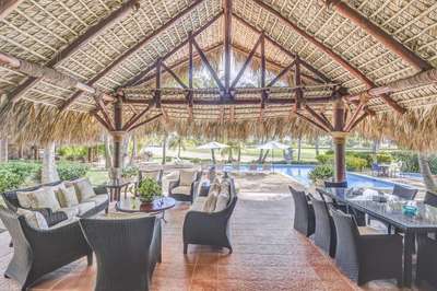 Outdoor Lounge Areas