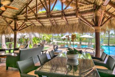 Outdoor Lounge Areas