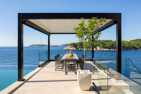 Alfresco Dining