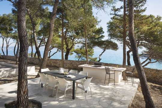 Alfresco Dining