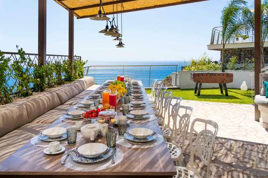 Alfresco Dining