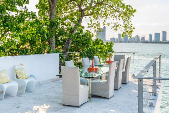 Alfresco Dining