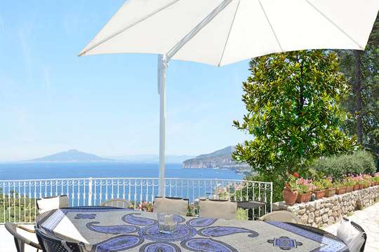 Alfresco Dining