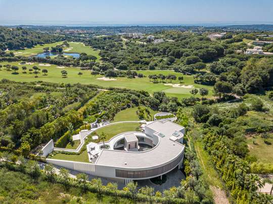 Close to Golf Course