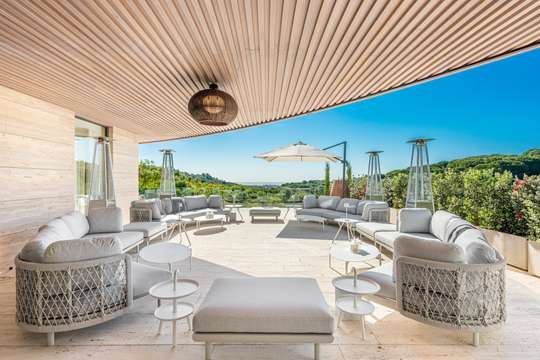 Outdoor Lounge Areas