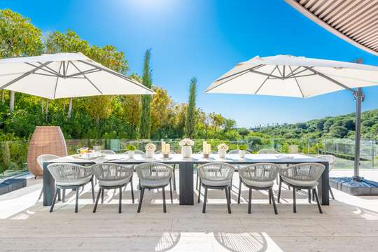 Alfresco Dining