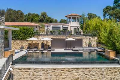 Heated Infinity Pool
