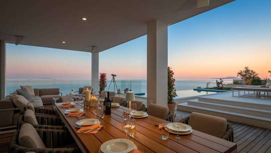 Alfresco Dining