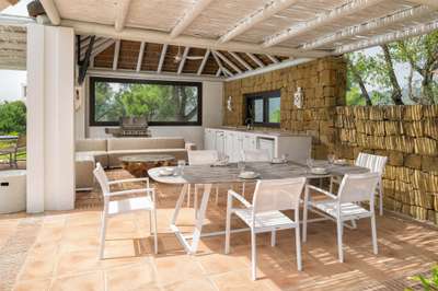 Alfresco Dining