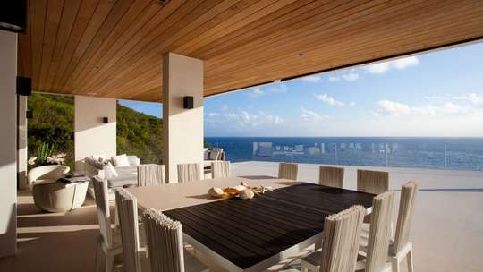Alfresco Dining