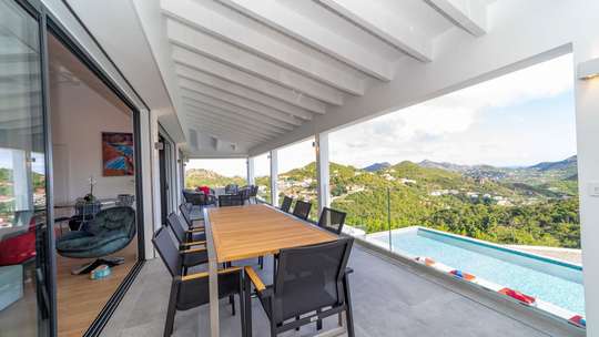 Alfresco Dining