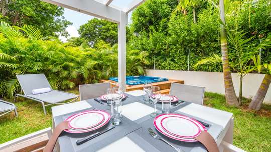 Alfresco Dining