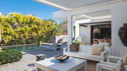 Covered Outdoor Living and Dining Areas