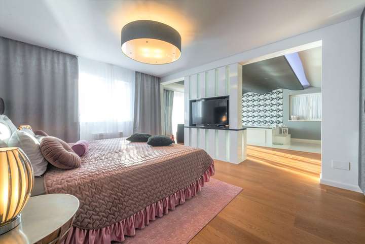 Bedroom 1 - Master Suite